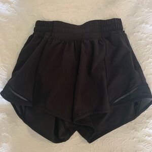 Lululemon High Rise Hotty Hot Shorts 4 inch Inseam - Black   Size:2